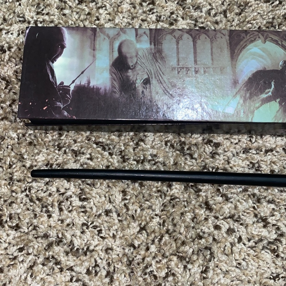 💋Narcissa Malfoy Harry Potter Wand in Original Release Deathly Hallows part 2! - Picture 8 of 12